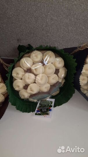 Букеты из шоколадных пельменей с орехом