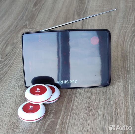 Кнпока вызова официанта и табло отображения вызова