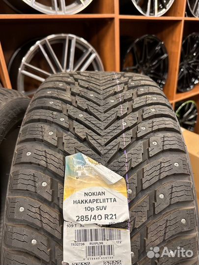 Nokian Tyres Hakkapeliitta 10p SUV 285/40 R21 и 315/35 R21 109T