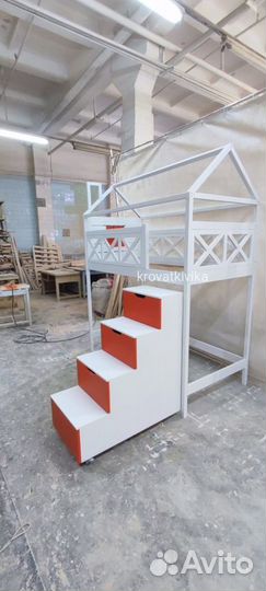 Эко кровать чердак домик из массива