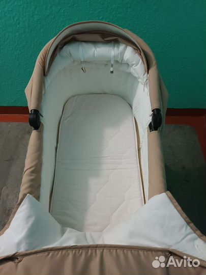 Коляска-люлька Navington Caravel