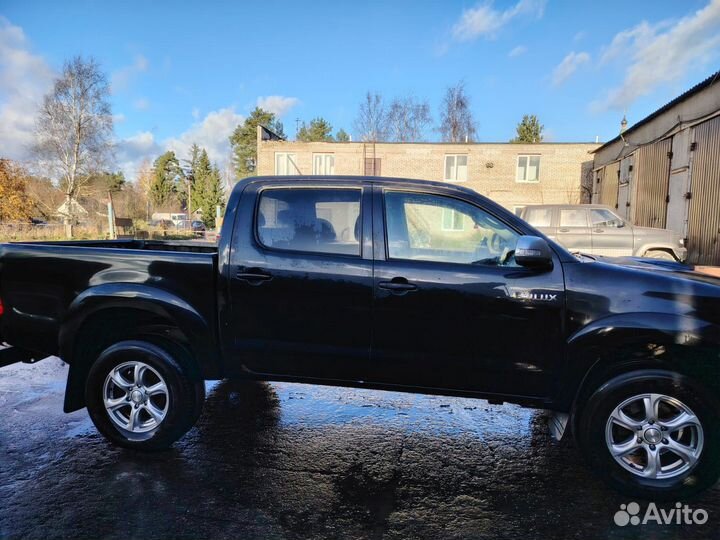 Toyota Hilux 3.0 AT, 2012, 350 000 км