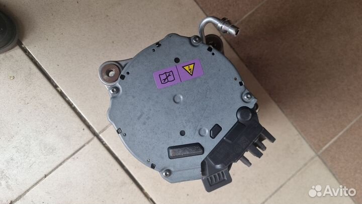 8490440 Генератор BMW X5 G05, G30