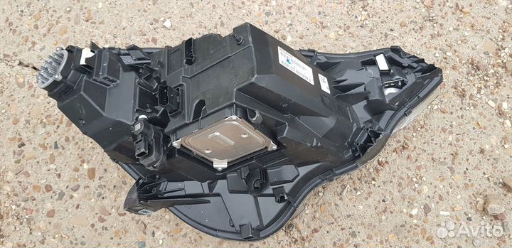 Продам фару левую переднею на рено аркану