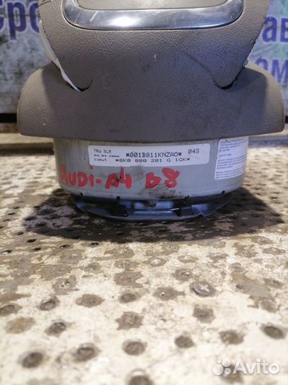 Подушка в руль Audi A4B8