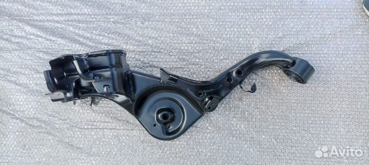 Nissan X-Trail T31 задний рычаг (левый) 55501-JD00