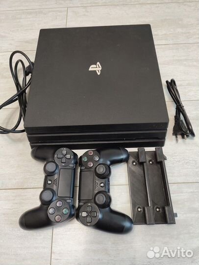 Sony playstation 4 pro 1tb SSD CUH-7216B