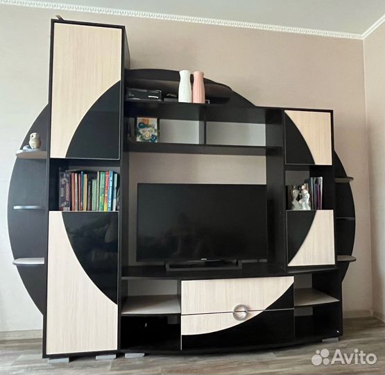 Стенка в гостиную