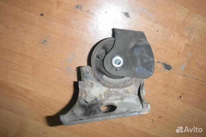 Опора кпп Nissan Almera N16