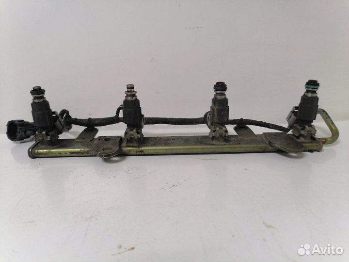 Форсунка топливная Nissan Prairie RM12 QR20DE