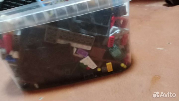 Три коробки лего