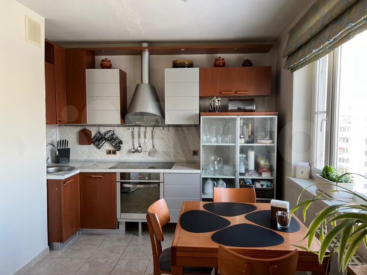 3-к. квартира, 75 м², 8/17 эт.