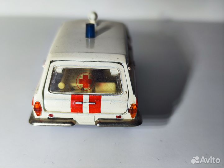Модель Волга газ 24-02, Скорая, А24, СССР, 1:43