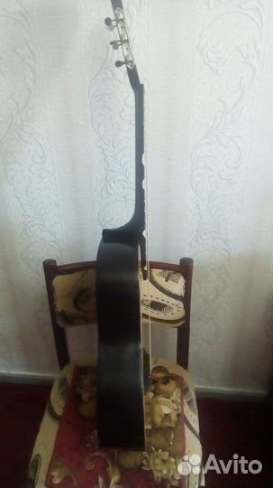 Акустическая гитара