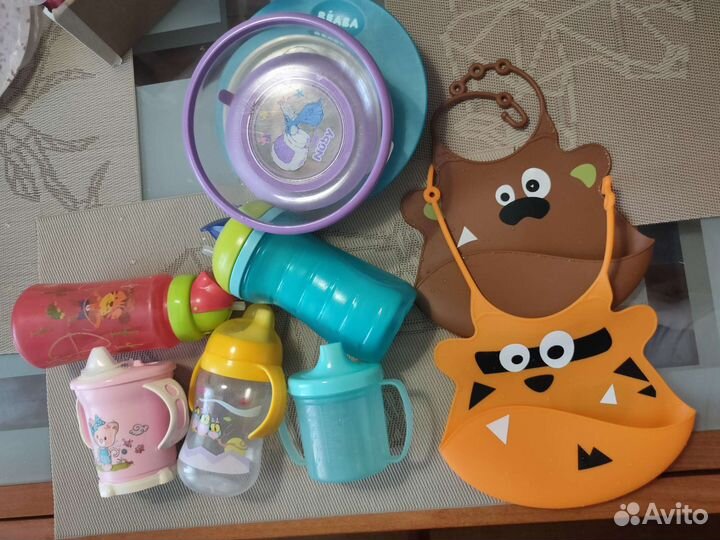 Поильник, непроливайки, сидушки, слюнявчики