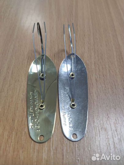 Две блесны незацепляйка карело-финская