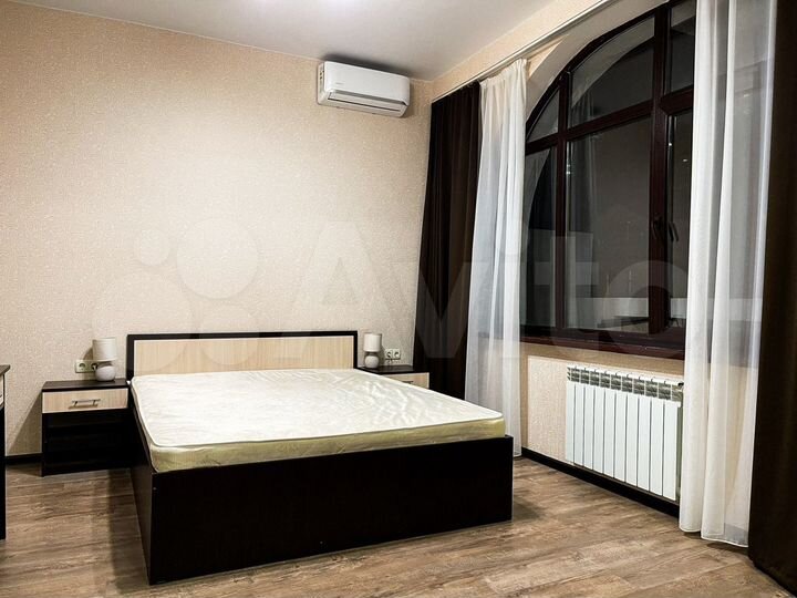 2-к. квартира, 85 м², 2/4 эт.