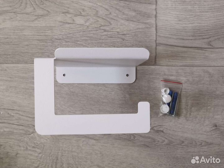 Держатель для туалетной бумаги с полкой