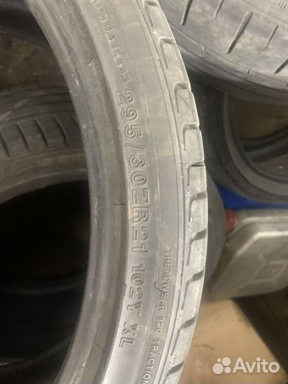 Pirelli P Zero 295/30 R21 ZR