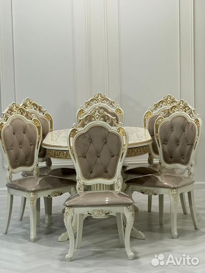 Стол и стулья в гостиную. В наличии