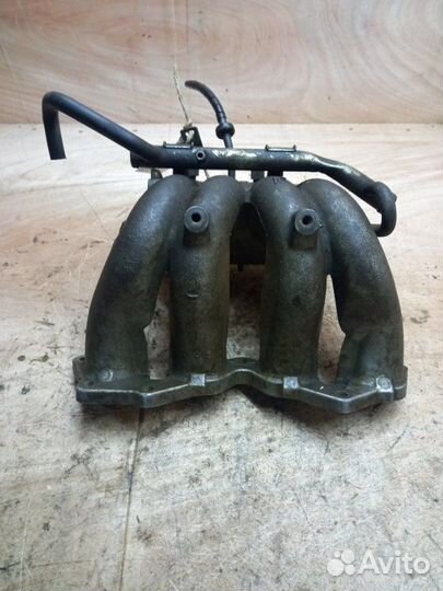 Коллектор впускной Toyota Corolla EE101 4EFE