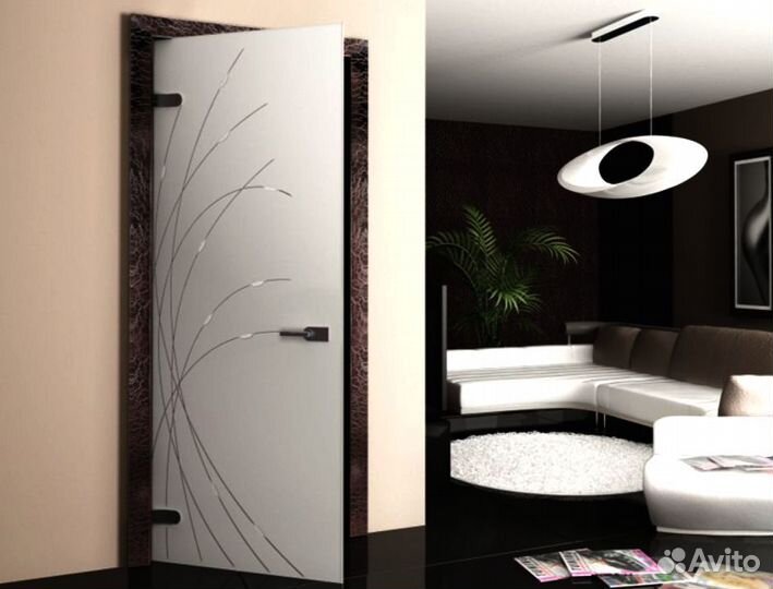 Стеклянная дверь на заказ