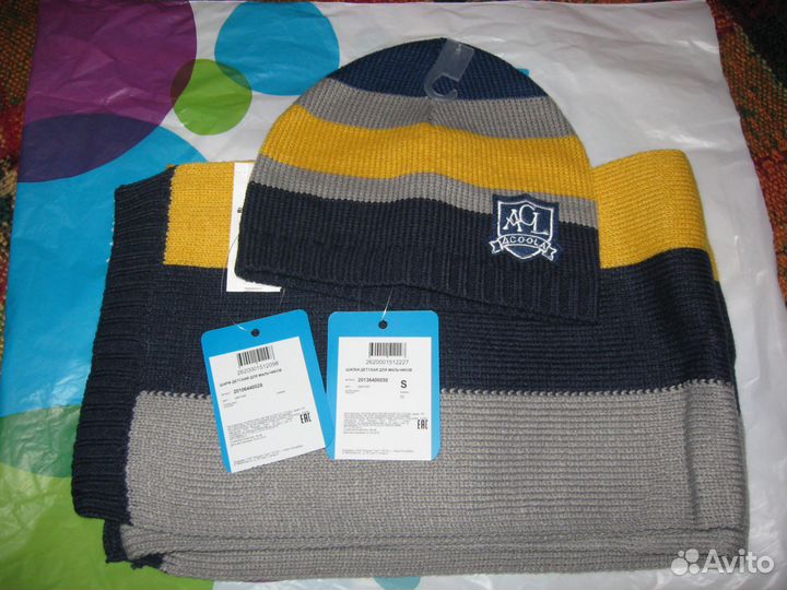 Комплект Шапка, шарф Новый