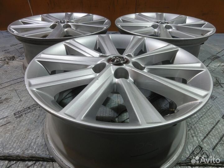R17 оригинал на Toyota Camry 50/55,б\у,3 диска