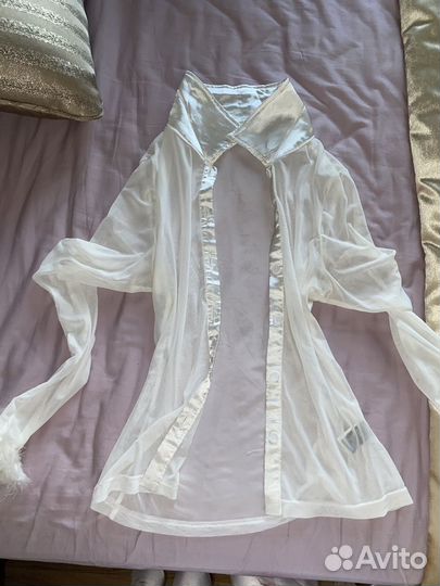 Блуза с перьями