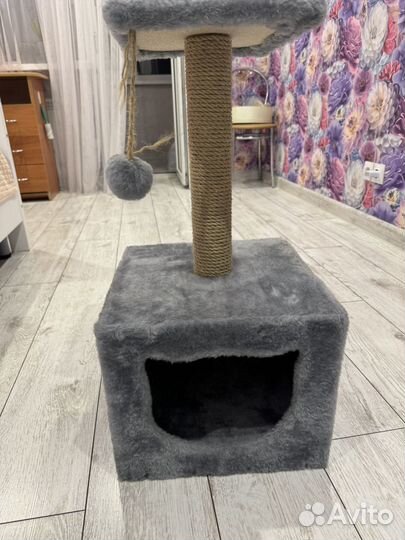 Кошачий домик с когтеточкой