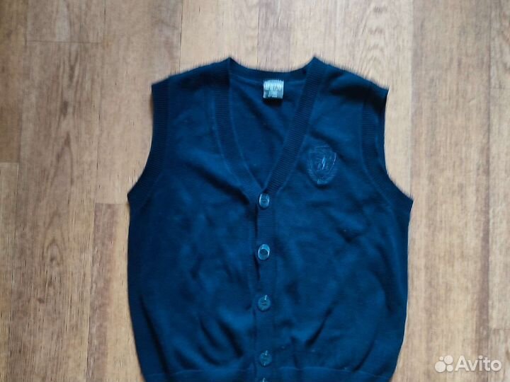 Жилет чёрный O'stin