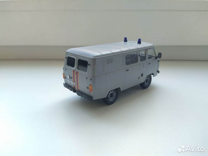 Масштабная модель УАЗ-3909 1:43