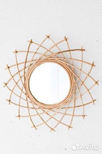 Зеркало в раме из ротанга