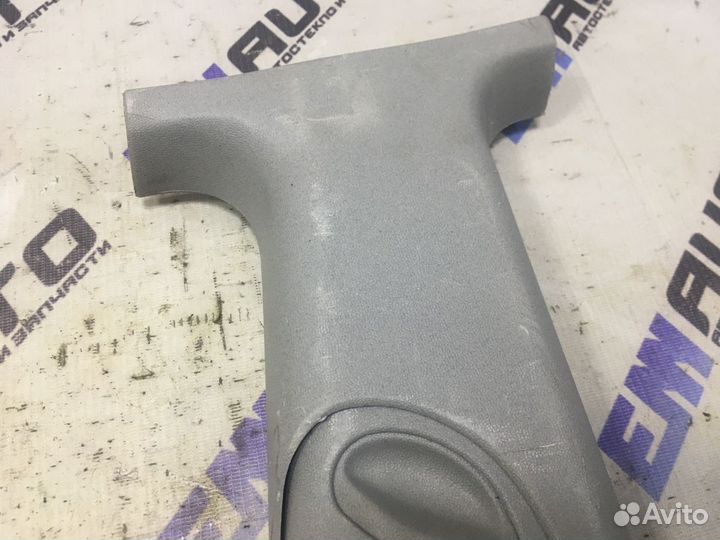 Накладка средней стойки правая верхн. Форд Фокус 1