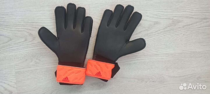 Оригинальные.Новые.Футбольные вратарские перчатки