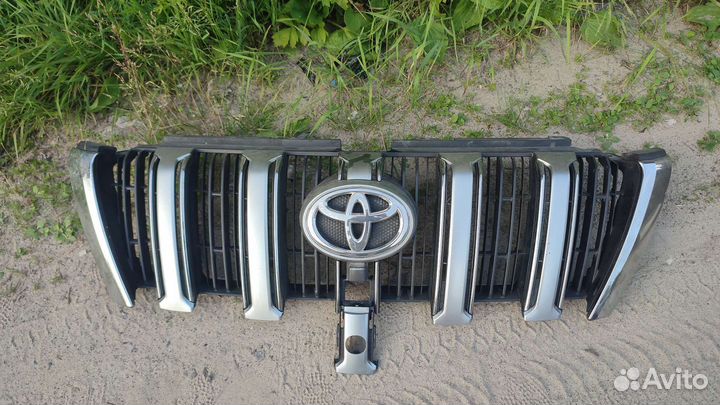 Решётка радиатора на Ленд Крузер Прадо 150 2017г