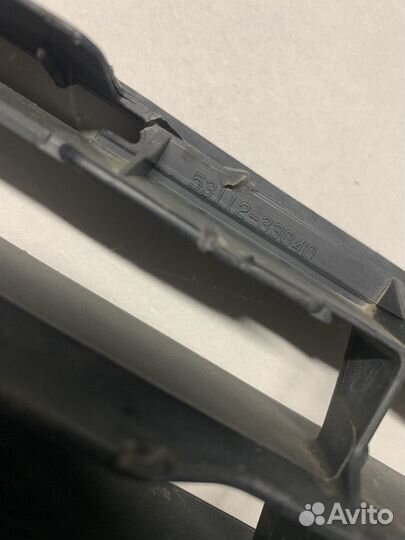 Toyota Camry V40 решетка в бампер нижняя