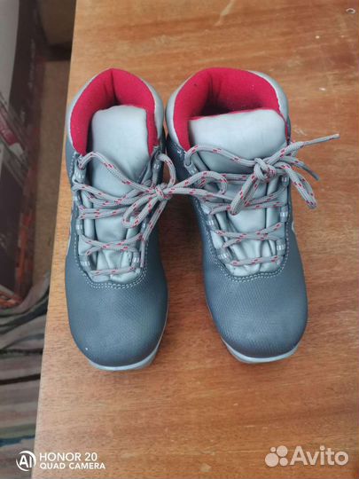 Лыжные ботинки