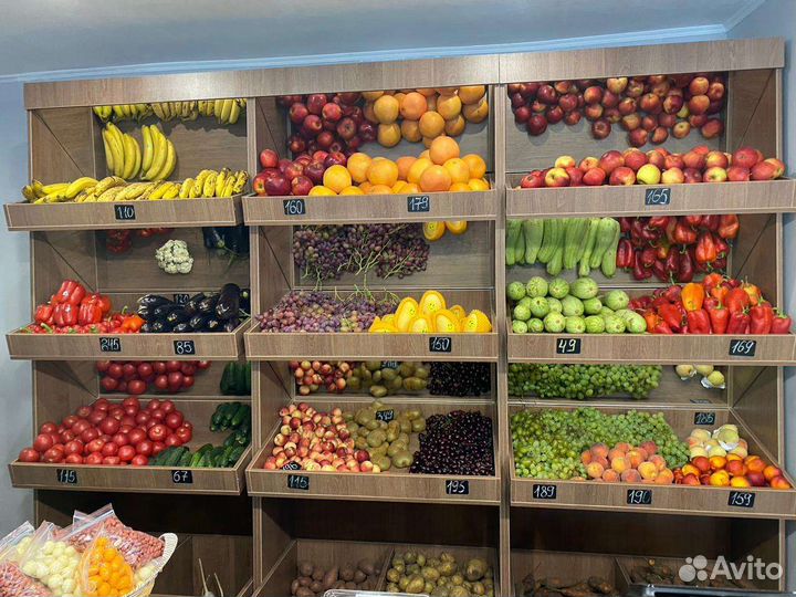 Продавец овощи фрукты