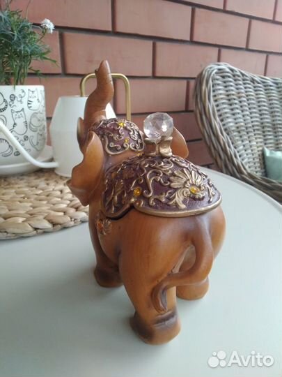 Статуэтка-шкатулка слон