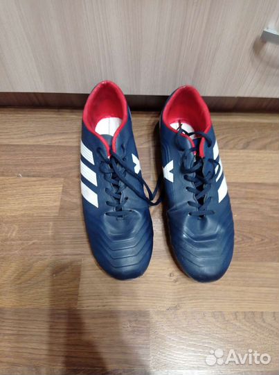 Футбольные бутсы