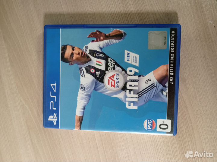 Игровая приставка ps4