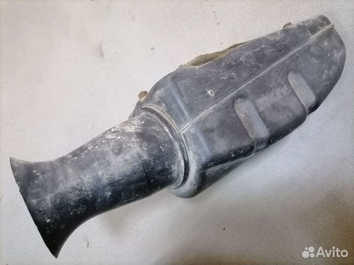 Резонатор воздушного фильтра Ford Taurus 2 1995