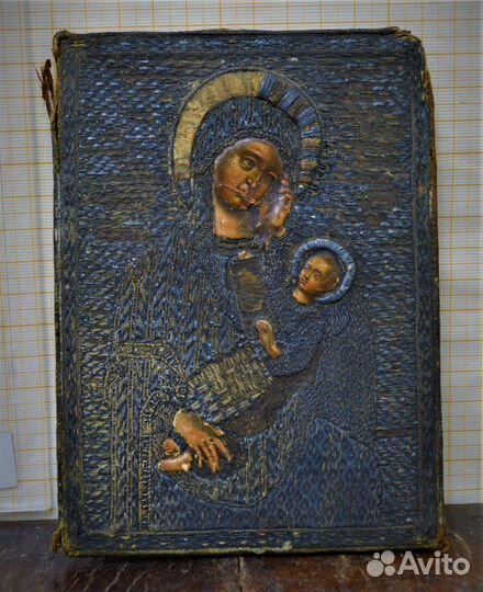 Икона старинная Богородица шитый оклад серебро