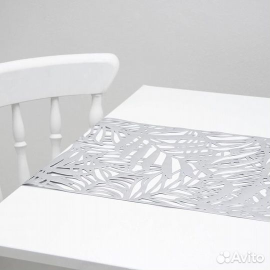 Дорожка на стол «Листья», 33150 см, цвет серебряны