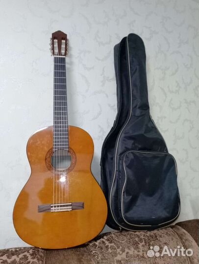 Классическая гитара yamaha c40