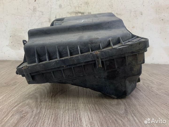 Корпус воздушного фильтра Opel Astra H Z16XEP