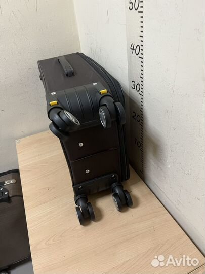 Новый маленький Чемодан на 4 колесах Арт. 2866