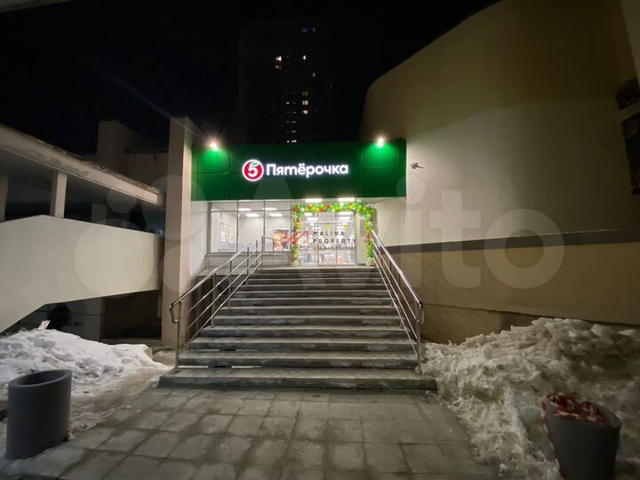 Продам торговое помещение, 738 м²