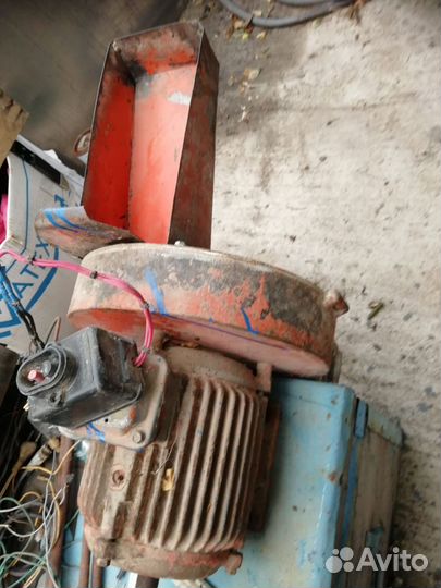 Мельница для зерна электрическая